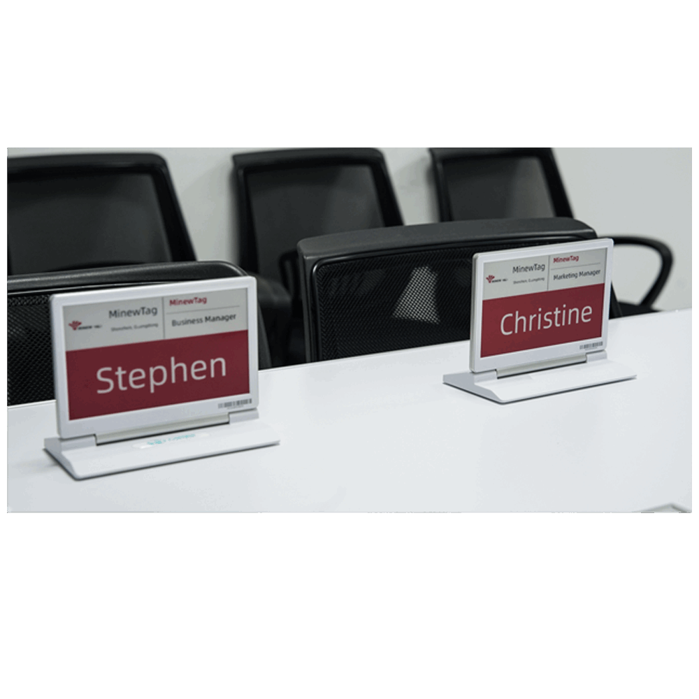 关键词:智能会议座签;描述:1.替代传统纸质会议名牌并带有信息收发功能的智能电子显示装置。
                        2.产品采用蓝牙5.0通讯方式，功耗低、刷新速度快、稳定性好；屏幕采用
                        双面电子墨水屏，可双面显示内容，不仅可作为电子会议桌牌使用，还可作
                        为多场景工位牌等多种用途使用。