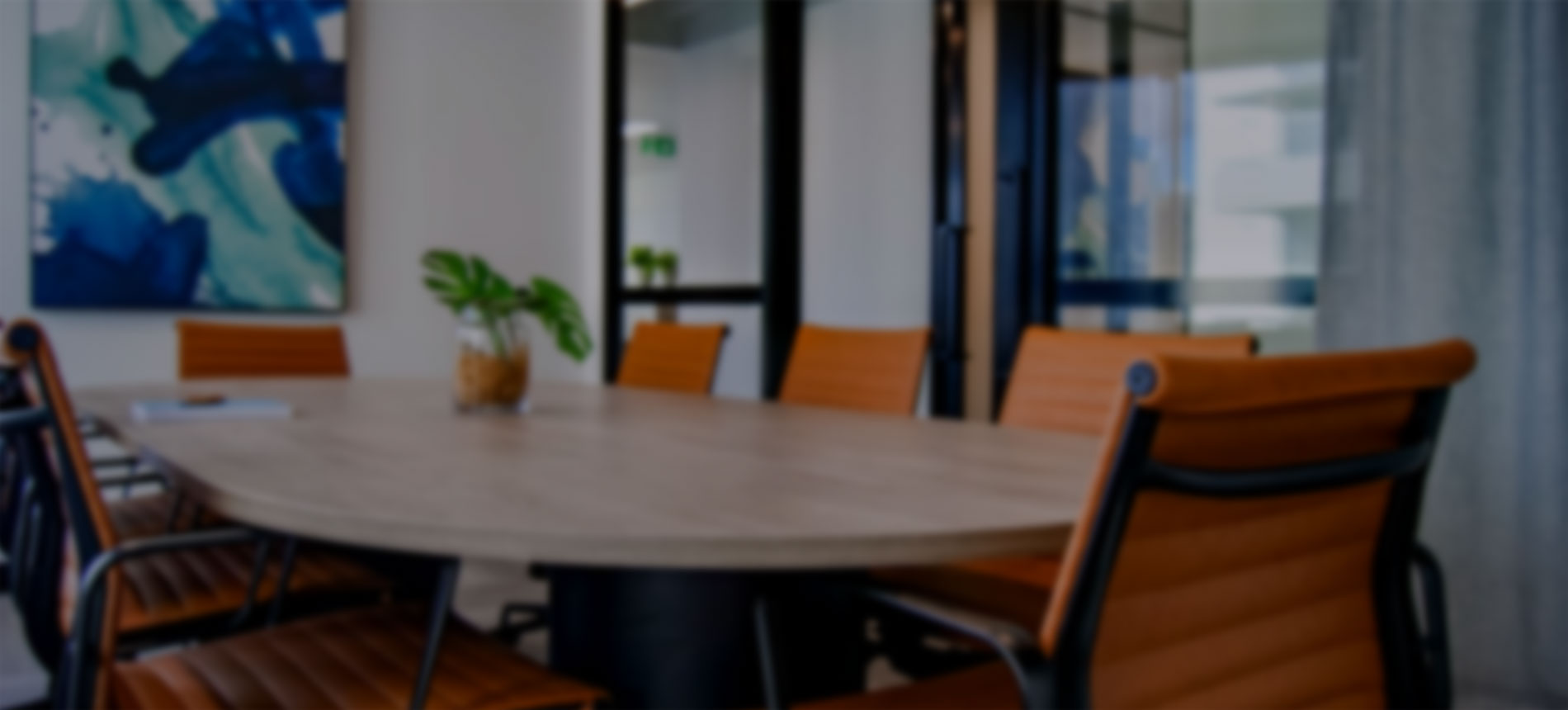 关键词：智慧办公, 数字化连接, 科技感地球模型, 深圳市武智科技;描述：深圳市武智科技智慧办公场景下的科技感地球模型，体现数字化连接与全球化办公理念