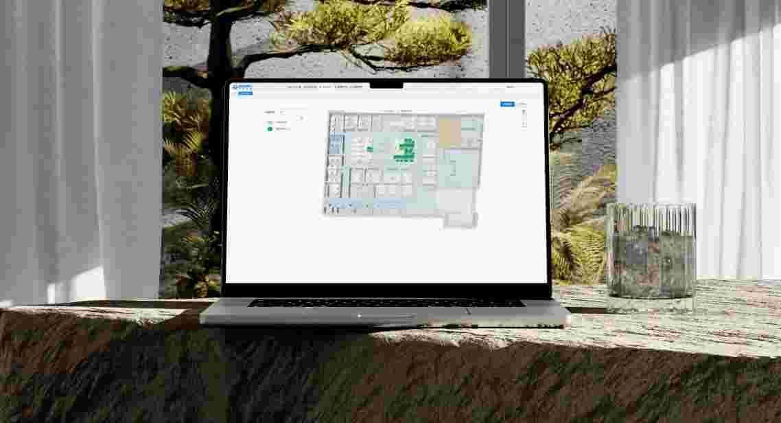 关键词：智慧工位移动化管理、笔记本工位场景化展示、数字化办公灵活性、自然办公氛围融合
								描述：在自然场景中展示笔记本端的智慧工位地图界面，体现智慧工位移动化管理的灵活性，同时融合自然办公氛围，传递数字化办公与舒适环境兼具的智慧办公理念。
